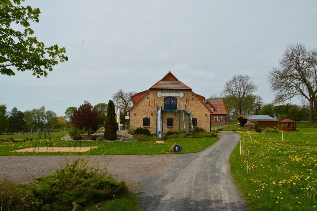 Heu-Ferienhof Altkamp Putbus Buitenkant foto